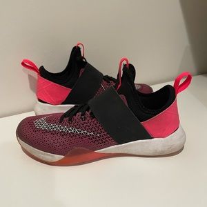 NIKE AIR ZOOM STRONG WOMENS BLACK/PINK SZ 7